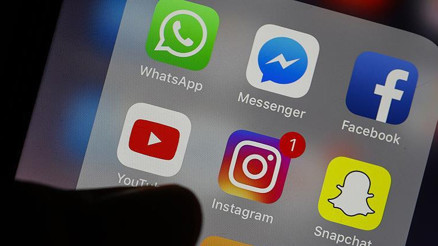 Merz sosyal medyada yaş sınırlamasına sıcak bakıyor