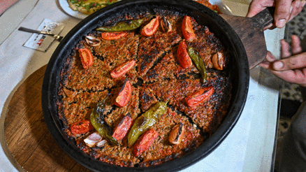 Hatay tepsi kebabı nasıl yapılır Ustasından Hatay tepsi kebabı tarifi