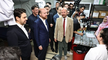Bilal Erdoğan ile TİKA Başkanı Eren, Bangladeşte mülteci kampı ve hastane ziyaretinde bulundu