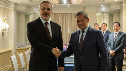 Bakan Fidan, Kamboçya Başbakanı Hun Manet ile bir araya geldi