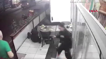 Restorana düzenlenen silahlı saldırının görüntüleri ortaya çıktı