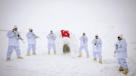 Özel Harekât’tan - 20 derecede kış kampı Özel Harekât’tan - 20 derecede kış kampı
