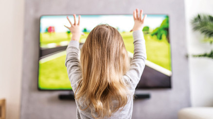 Küçük çocuklara ekran günde 2 saat bile tehlikeli