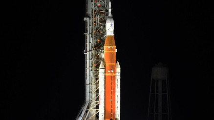 NASA, Aya dönüş programını erteledi