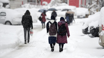 23 Şubat okullar tatil mi 23 Şubat Pazartesi kar tatili olan iller var mı