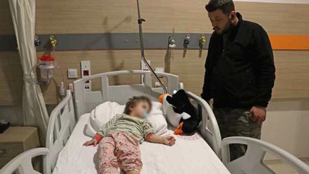 Gürültü tartışmasında komşusu tarafından, kucağındaki 14 aylık bebeğiyle darbedildi