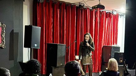 Komedyen Tuba Ulu’dan Londra’da bol kahkahalı gece