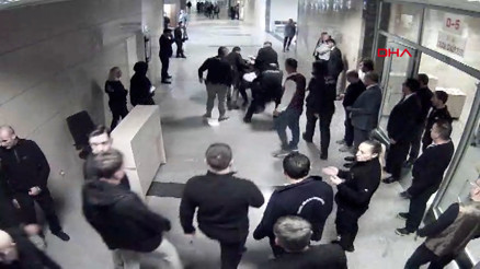 Kartal Adliyesinde savcı, kadın hakimi vurmuştu Yeni görüntüleri ortaya çıktı Kartal Adliyesinde savcı, kadın hakimi vurmuştu Yeni görüntüleri ortaya çıktı