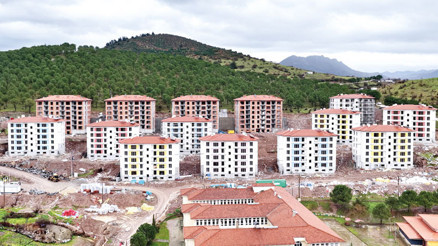 Bakan Kurum paylaştı: Sındırgı’da yeni evler göründü