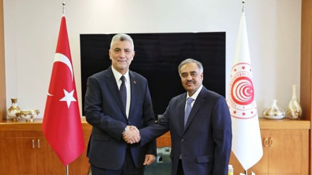 Bakan Bolat: D-8’e desteğimiz artarak devam edecek