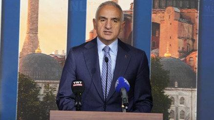 Bakan Ersoy: Vakıflar günde 100 bin vatandaşımıza iftar veriyor