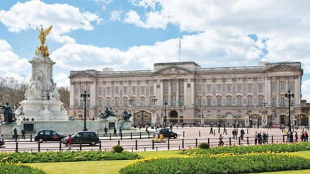 Saray’da çıplak masaj yaptırmış