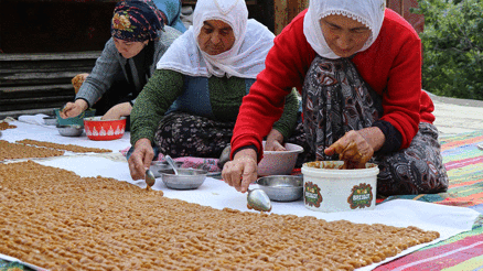 Yazın hazırlanıp kışın sofralara gelen asırlık lezzet: Keş tatlısı