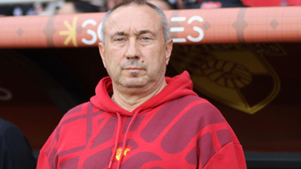 Göztepe teknik direktörü Stoilovdan vaktimizi üzülerek geçirmiyoruz mesajı