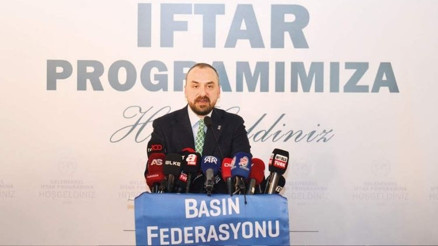 AK Partili Faruk Acar’dan gazetecilere yeşil pasaport mesajı