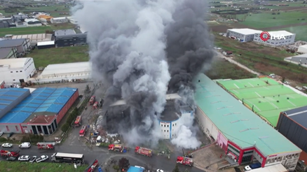 Son dakika... Silivride fabrika yangını: Yangın kontrol altına alındı