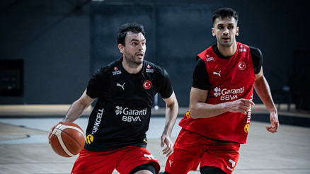 12 Dev Adam Sırbistana konuk olacak