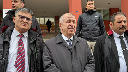 Ümit Özdağ, tehdit suçlamasıyla hakim karşısına çıktı | Cumhuriyetin kurucu kadrolarına hakaret etmişti