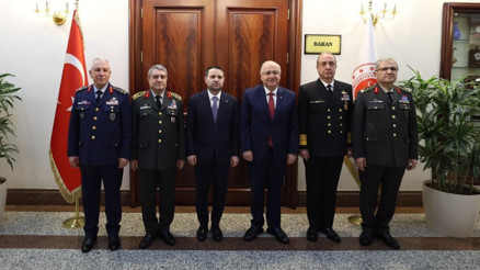 Milli Savunma Bakanı Gülerden Adalet Bakanı Gürleke hayırlı olsun ziyareti