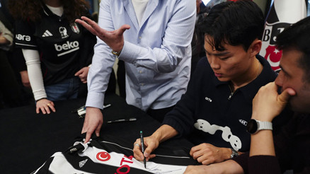 Beşiktaşın golcüsü Oha sevgi seli