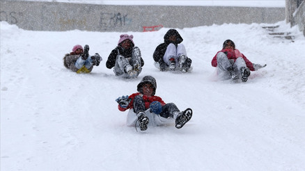 Ardahanda eğitime kar engeli
