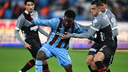 Genlerine uzak tribün