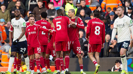 Galatasarayın rakibi Liverpool, West Hamı darmadağın etti