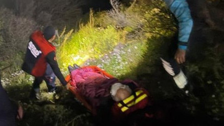 Kaybolan yaşlı adam, arazide yaralı halde bulundu