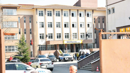 Öğrenci öğretmenini katletti