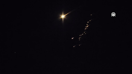 İrandan İsraile misilleme olarak ateşlenen füzeler Ramallah ve El Halil kenti semalarında görüntülendi