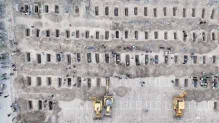 İran saldırılarda ölen evlatlarına ağlıyor… Aynı Gazze gibi 165 çocuk mezarı