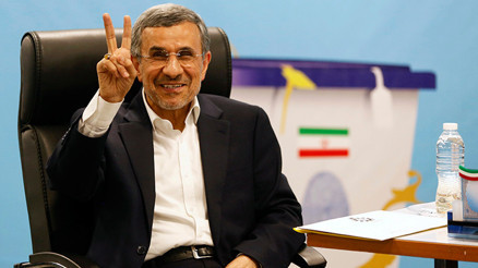 Ahmedinejadın hayatta olduğu iddia edildi