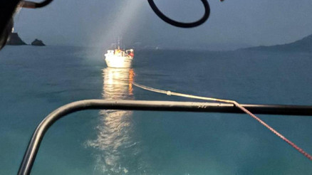 Fethiye’de sürüklenen tekne kurtarıldı