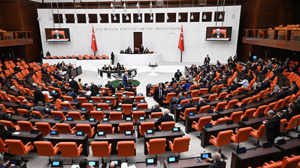 15 yaş altına sanal medya yasaklanıyor: Kanun teklifi Meclise sunuldu