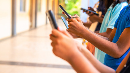 15 yaş altı sosyal medya yasağı son dakika || 15 yaş altı sosyal medya yasağı ne zaman çıkacak, nedir, hangi maddeleri içeriyor Meclise sunuldu