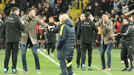 Gaziantepte tartışma yaratan karar: Burak Yılmazdan Fenerbahçe maçında ofsayt isyanı