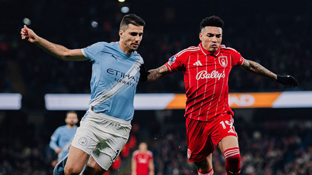 Manchester Citynin zirve takibine Nottingham Forest engeli