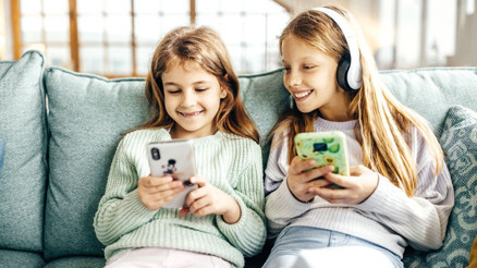 Sosyal medyaya 15 yaş sınırı