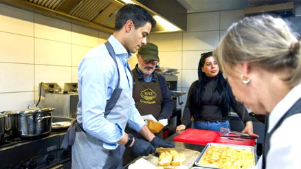 Hollanda Başbakanı Alevi Kültür Derneğini ziyaret etti