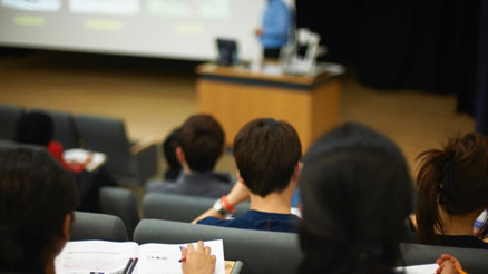Yapay zekâ üniversiteleri değiştiriyor: Sorun sadece kopya çekmek değil Yapay zekâ üniversiteleri değiştiriyor: Sorun sadece kopya çekmek değil