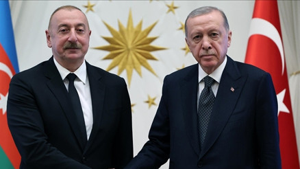 Cumhurbaşkanı Erdoğan, Aliyev ve Enver İbrahim ile görüştü