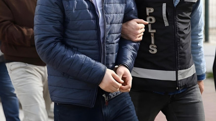 İstanbul merkezli 9 ilde yasa dışı bahis operasyonu: 20 gözaltı, banka ve kripto para hesabına bloke İstanbul merkezli 9 ilde yasa dışı bahis operasyonu: 20 gözaltı, banka ve kripto para hesabına bloke