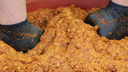 Şehrin yöresel lezzetleri arasında yer alıyor: Misafirliğe giden ikram olarak götürüyor | Kilosu 900 lira Şehrin yöresel lezzetleri arasında yer alıyor: Misafirliğe giden ikram olarak götürüyor | Kilosu 900 lira