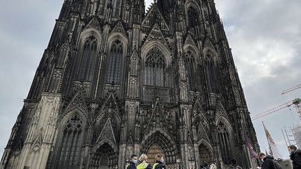 Köln Katedraline turist girişi ücretli oluyor