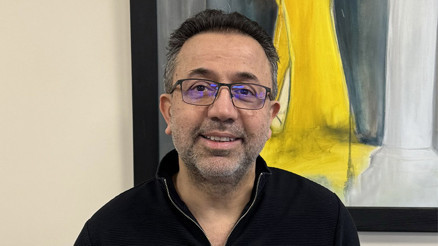 Metin Pekin’den demokrasi krizi kitabı