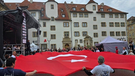 Almanyada kimlik üzerinde oy avcılığı yapılmasına STK’lardan sert tepki
