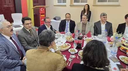 Münih’te DİTİB Mehmet Akif Camii’nde Geleneksel Diyalog iftarı
