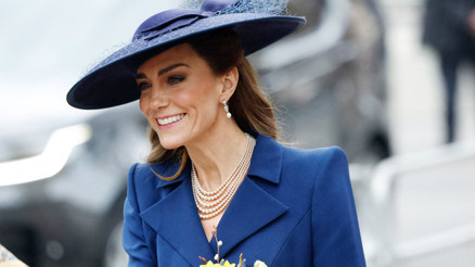 Koca bir ailenin gözbebeği, en gözde gelini... Boynuna sahte incileri dizdi