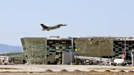 Türk F-16’lar KKTC’de konuşlandı