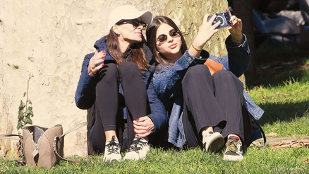 Anne kız selfIe’si